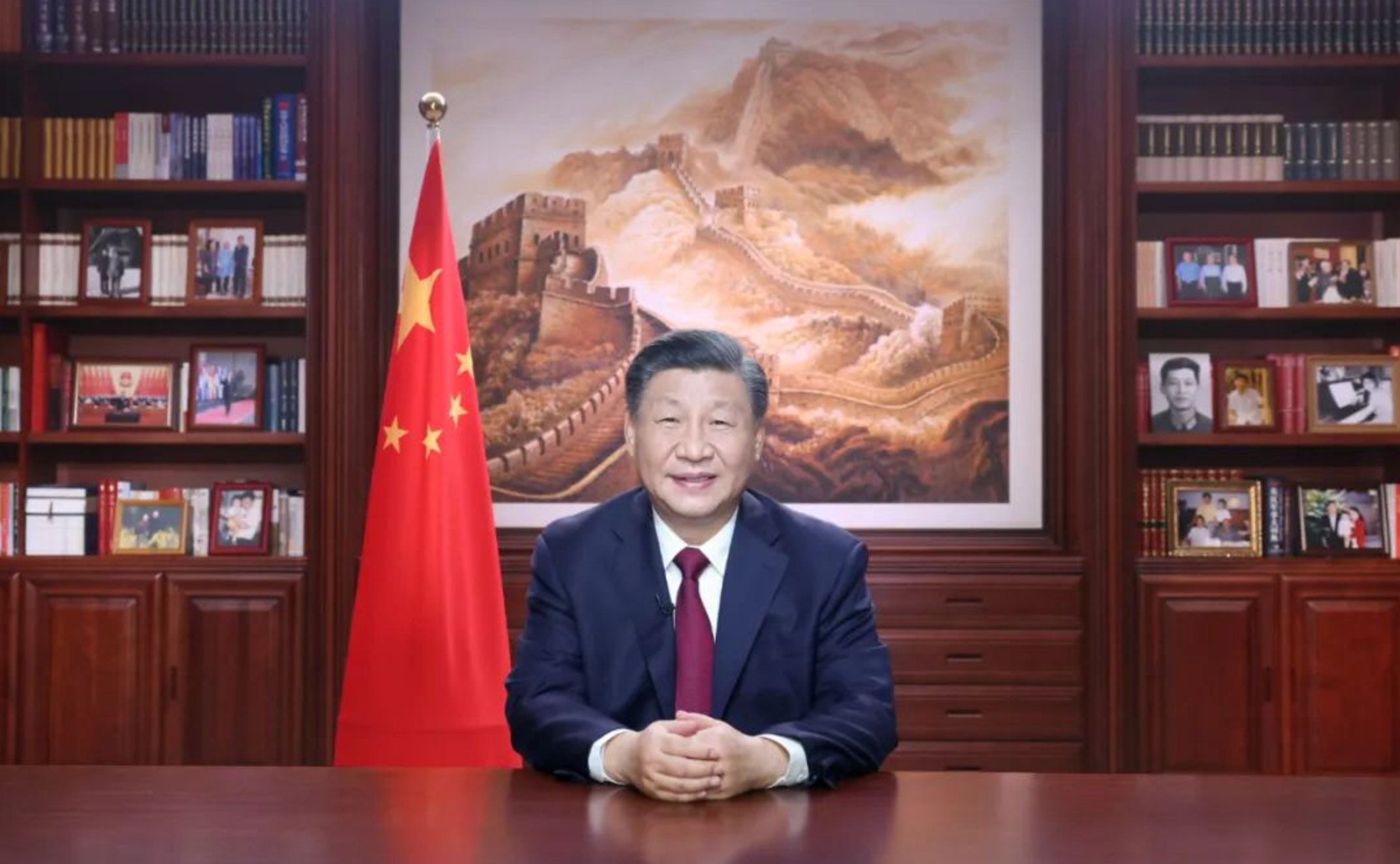 新年前夕，国家主席习近平通过中央广播电视总台和互联网，发表二〇二三年新年贺词。新华社记者 鞠鹏 摄